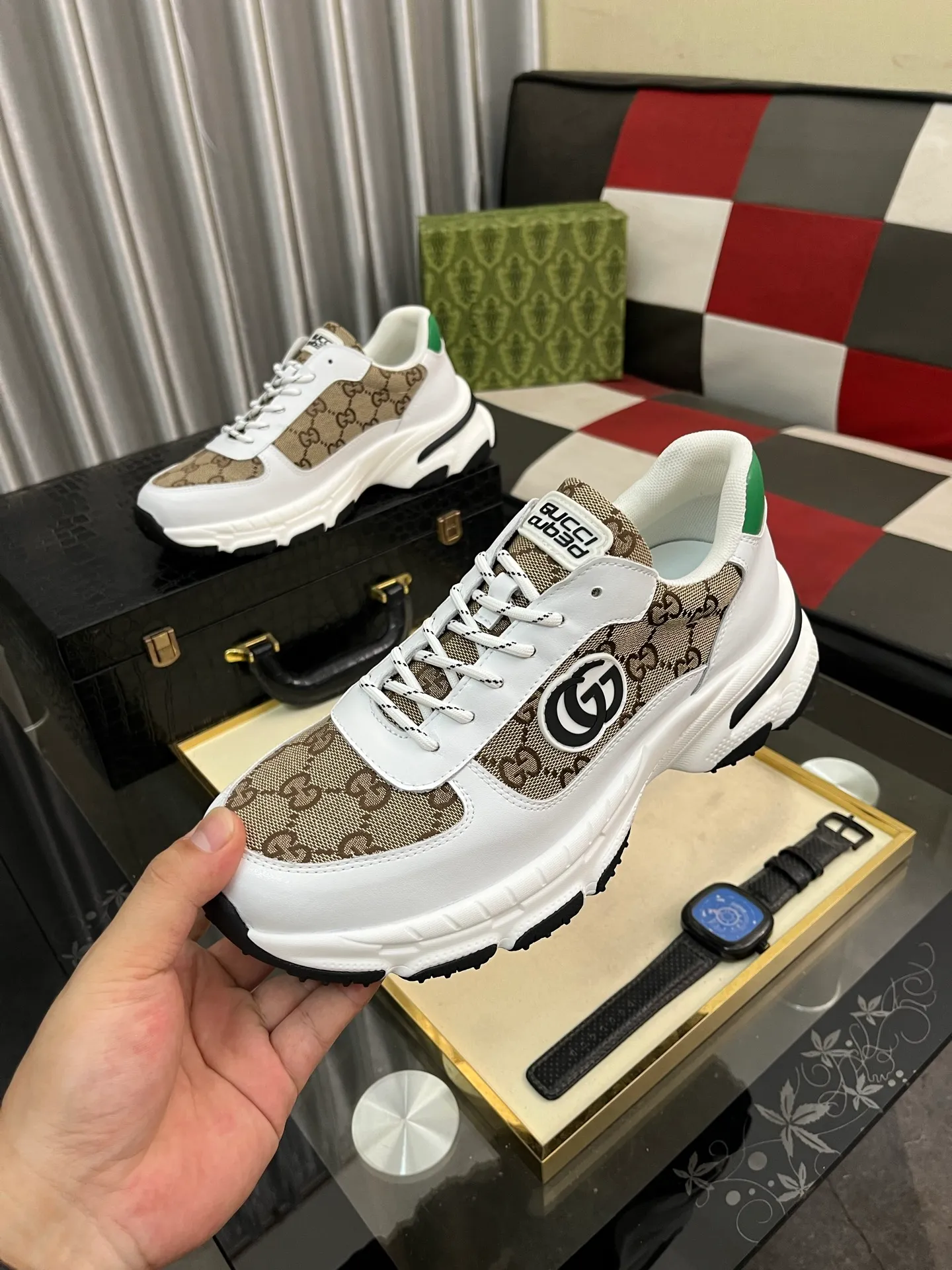 Men's Men's Shoes 💰458⌚️⌚️【GUCCI】Gucci men's latest white shoe series casual shoes! The official website is built 1:1. Upper: Made of imported cowhide, with electric embroidery ➕Inner lining: Made of high-quality first-layer pigskin, soft and comfortable. Picky material selection and exquisite workmanship give you the best enjoyment. Size: 38-44. 3️⃣colors available
